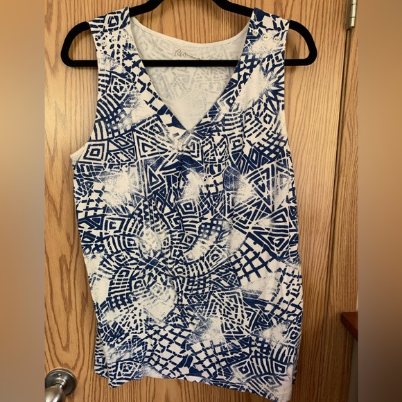🍉 Reitmans plus all over print white/ blue 2X, tank top 100% cotton - Picture 1 of 10